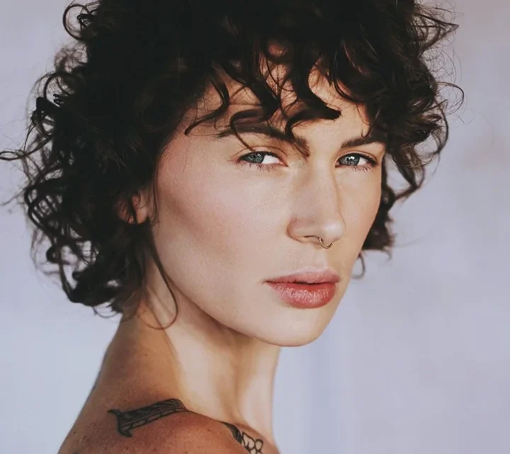 Mads Paige Biography: Sister, Instagram, Net Worth, Runway, Partner, Ethnicity, Height, Partner