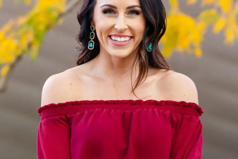 Juli Bauer Roth Biography: Husband, Age, Daughter, Net Worth, Height, Blog, Cookbooks