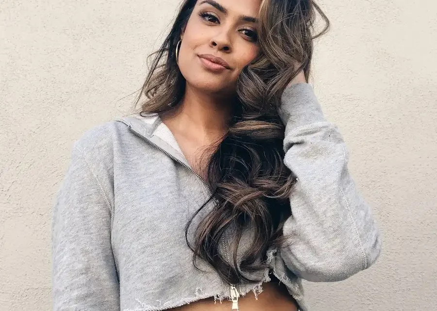 Cynthia Dhimdis Biography: Net Worth, Age, Height, Parents, Boyfriend, TikTok, Hairstyling Career