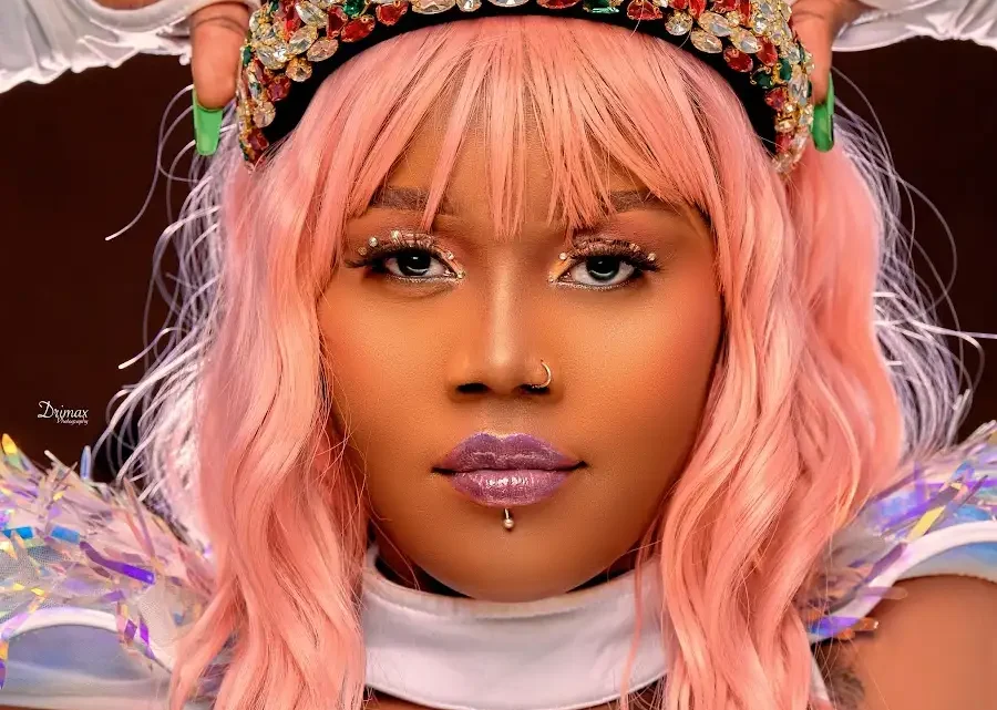 Lady Kola Biography: Age, Net Worth, Albums & Songs, Boyfriend, Height, YouTube, Ethnicity