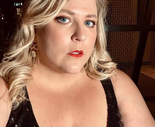 GlitterAndLazers Biography: Net Worth, Age, Real Name, Career, Height, Books, Travel, Husband