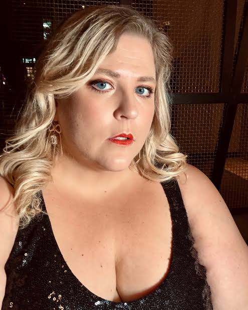 GlitterAndLazers Biography: Net Worth, Age, Real Name, Career, Height, Books, Travel, Husband