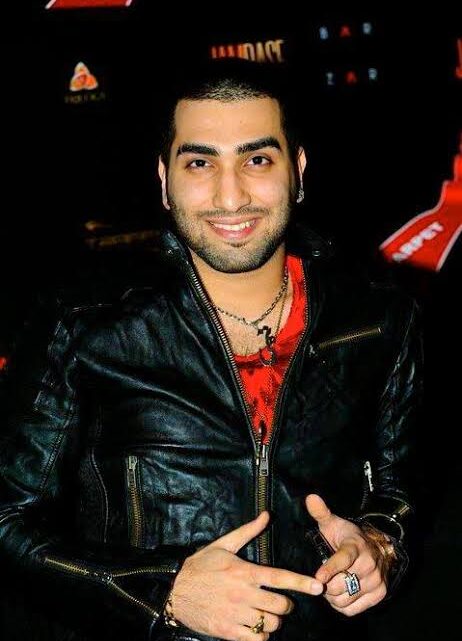 Hossein Tohi Biography: Girlfriend, Ethnicity, Parents, Religion, Height, Songs, Net Worth, Age, Awards