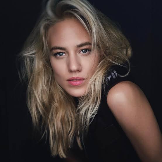 Larissa Marolt Biography: Ethnicity, Awards, Husband, Net Worth, Movies, Age, Height, Runway, Religion