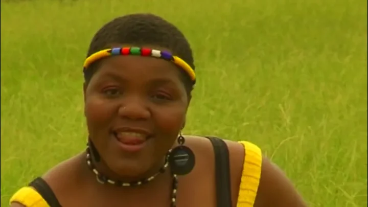 Maxy KhoiSan Biography: Husband, Ethnicity, Age, Songs, Religion, YouTube, Net Worth, Height