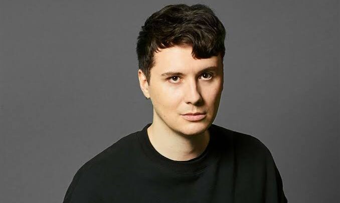 Daniel Howell Biography: Age, Partner, Books, Net Worth, Career, YouTube, Wiki, Height