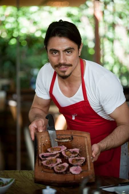 Nusret Gökçe Biography: Age, Wife, Net Worth, Career, Restaurants, Wiki, Height, Siblings, Instagram