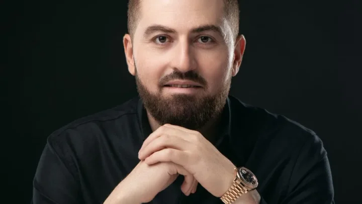 Arman Hovhannisyan Biography: Age, Daughters, Net Worth, Spouse, Albums, Songs, Concerts, Height, Instagram