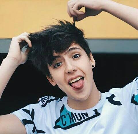 Alex Casas Biography: Age, Girlfriend, Brother, Net Worth, TikTok, Height, Album, Songs