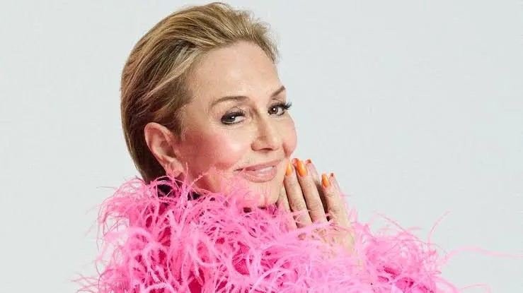 Googoosh Biography: Husband, Ethnicity, Movies, Age, Height, Net Worth, Awards, Children, Religion