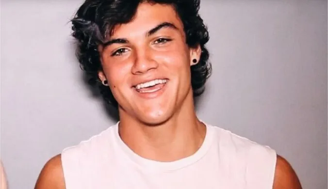 Crainer (YouTuber) Biography: Ethnicity, Girlfriend, YouTube, Real Name, Height, Age, Parents, Net Worth