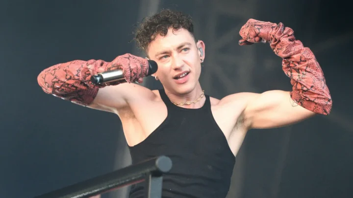 Olly Alexander Biography: Songs, Age, Height, Net Worth, Parents, Girlfriend, TikTok