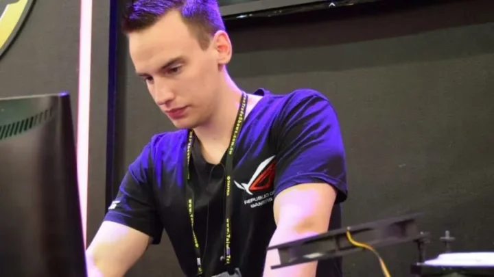 Der8auer (Roman Hartung) Biography: Real Name, Age, Height, Net Worth, Parents, Girlfriend