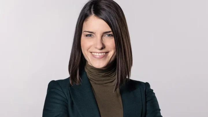 Sandra Riess Biography: Age, Net Worth, Parents, Height, Husband, TV Shows, Instagram