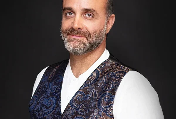 Sina Sarlak Biography: Wife, Ethnicity, Religion, Net Worth, Age, Songs, Children, Height