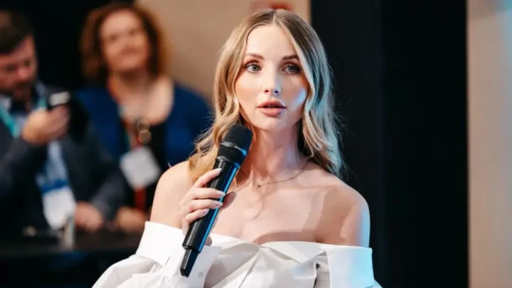 Anna Hiltrop Bio: Age, Net Worth, Instagram, Sustainability, Height, Parents, Books, Nationality, Partner