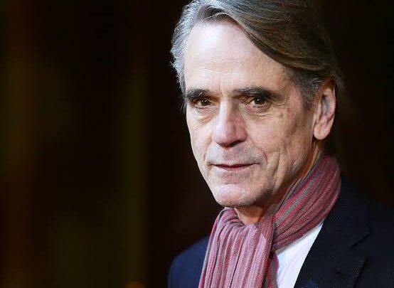 Jeremy Irons Biography: Age, Wife, Net Worth, Movies, Children, Height, Parents, Awards, TV Shows