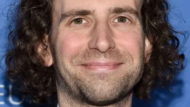 Kyle Mooney Bio: Age, Wife, Net Worth, SNL, Movies, Height, Parents, Daughter, TV Shows