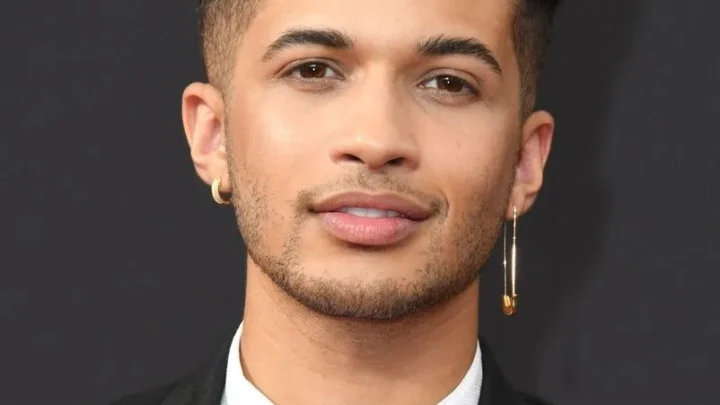 Jordan Fisher Bio: Age, Wife, Net Worth, Children, Height, Parents, Movies, TV Shows, Songs, Instagram