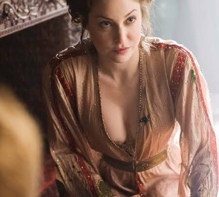 Esmé Bianco Biography: Ethnicity, Runway, Instagram, Height, Net Worth, Awards, Movies, Age, Partner