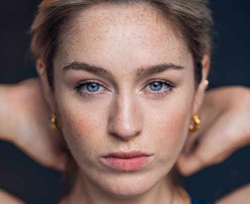 Danielle Galligan Biography: Ethnicity, Parents, Instagram, Net Worth, Movies, Age, Height, Religion, Awards, Boyfriend