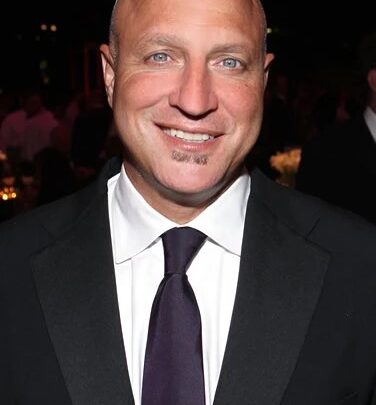Tom Colicchio Biography: Children, Awards, Cookbooks, Ethnicity, Parents, Height, Age, Wife, YouTube, Net Worth