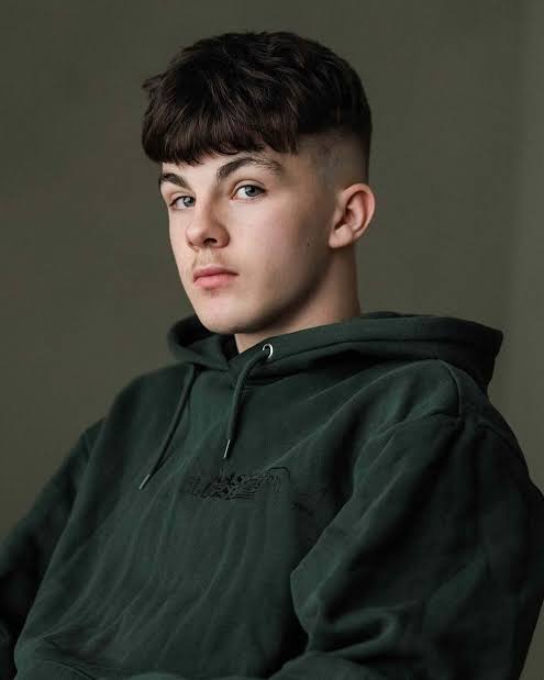 Kaine Davis Biography: Girlfriend, Height, Net Worth, Movies, Ethnicity, Religion, Net Worth, Age, Instagram