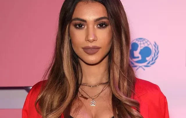 Joanna Chimonides Biography: Boyfriend, Ethnicity, Instagram, Podcast, Age, TV Shows, Parents, Height, Net Worth