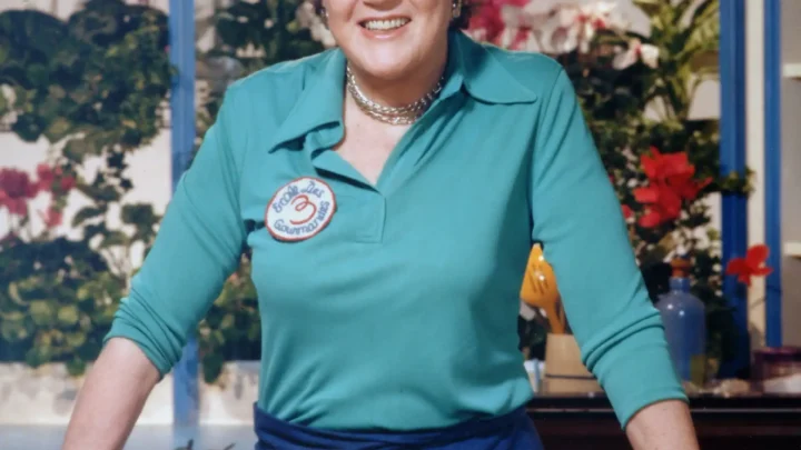 Julia Child Biography: Age, Net Worth, Height, French Chef, Husband, Cookbooks, Legacy, Movies