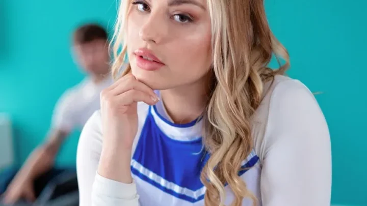 Anna Claire Clouds Biography: Age, Height, Net Worth, OnlyFans, Career, Partner, Instagram