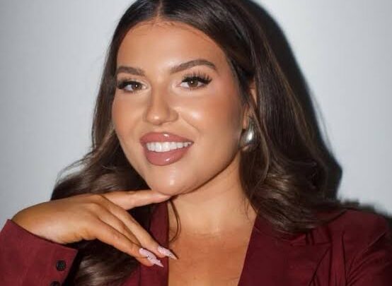 Liz Thul Biography: Age, Net Worth, TikTok, Midsize Fashion, Partner, Height, Lifestyle