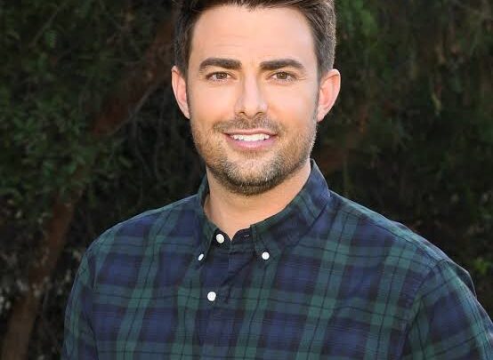 Jonathan Bennett Biography: Partner, Awards, Movies, Ethnicity, Religion, TV Shows, Age, Net Worth