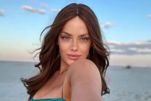 Kathryn Dennis