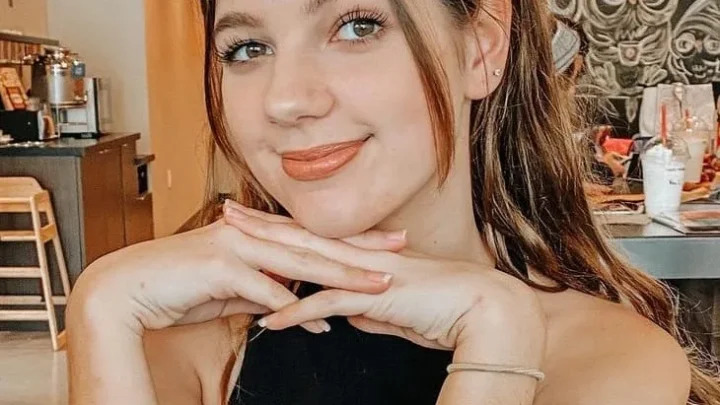 Annie Rose Biography: Age, Net Worth, YouTube, Songs, Tiny House, Boyfriend, Height, Nationality