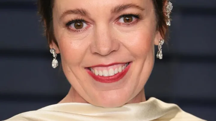 Olivia Colman Biography: Husband, Kids, Age, Net Worth, Oscar, Height, TV Shows, Movies