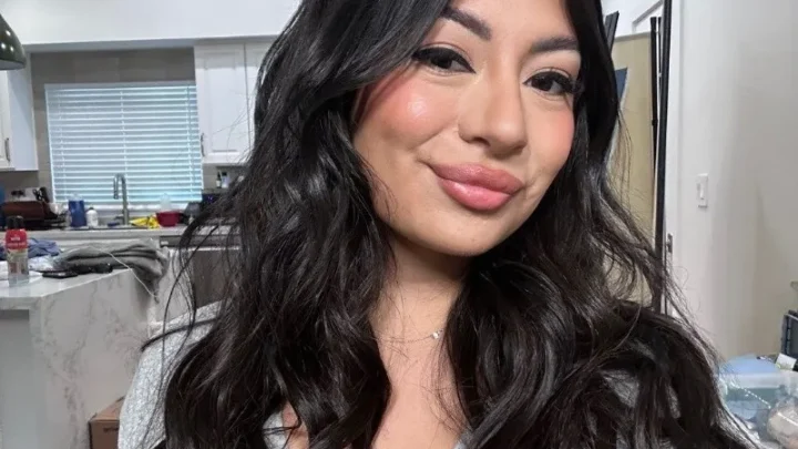 Cami Strella Bio: Age, Height, Net Worth, OnlyFans, Career, Education, Instagram, Partner