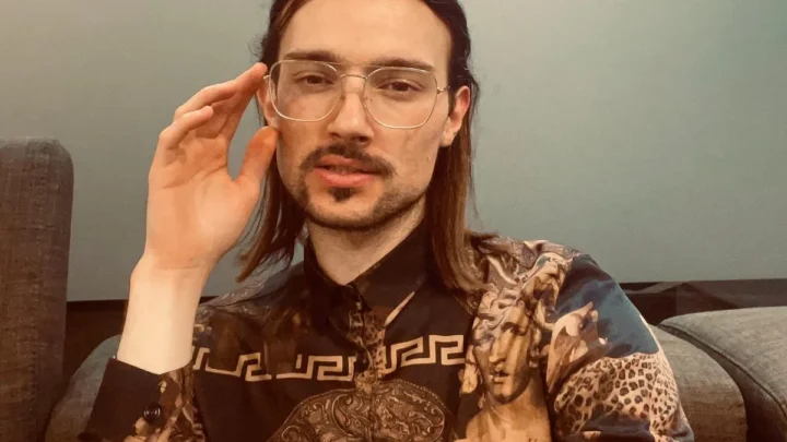 Dennis Boloban Biography: Age, Salon, Height, Net Worth, Girlfriend, Instagram,  Parents, Personal Life