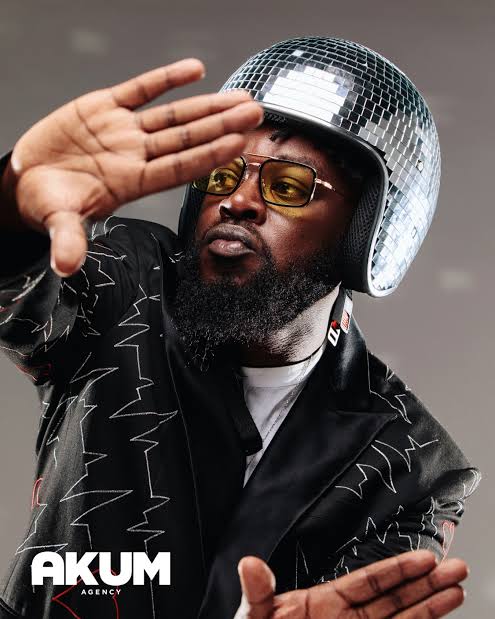 Blinky Bill Biography: Age, Net Worth, Just A Band, Albums, Songs, Height, Nationality, Career, Partner