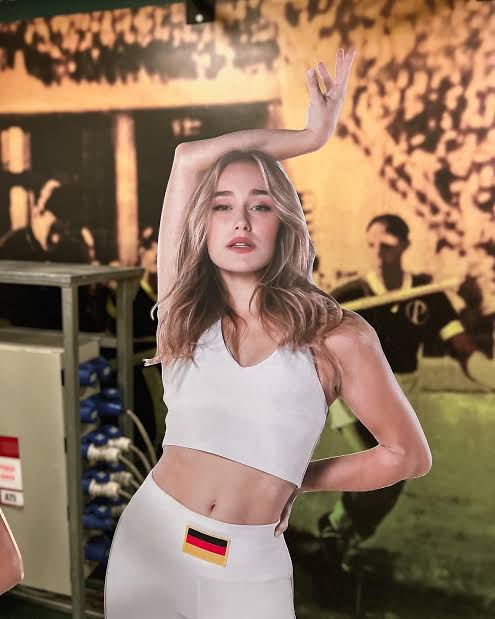 Sina Deinert Biography: Age, Height, Boyfriend, Net Worth, Parents, Now United Career, Instagram, Nationality