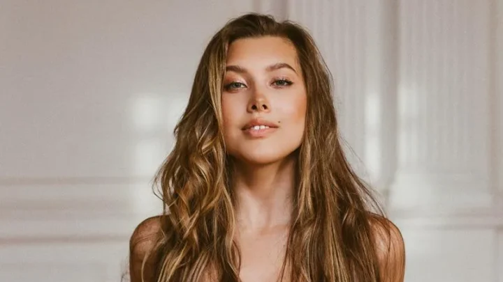 Anet Sai Biography: Age, Height, Husband, Parents, Net Worth, Songs & Albums, Instagram, Events, Personal Life
