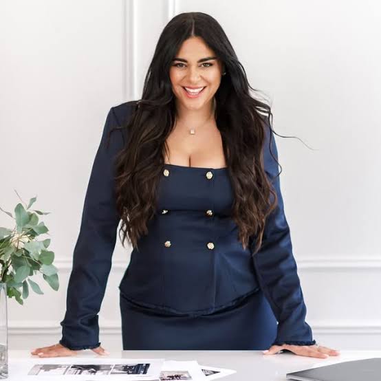 Roxy Earle Biography: Husband, Instagram, Net Worth, Parents, Religion, Height, Children, Age