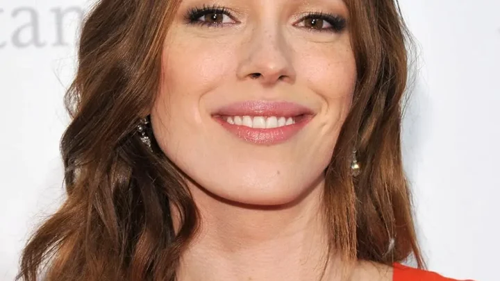 Rebecca Hall Bio: Age, Height, Husband, Net Worth, Movies, TV Shows, Parents, Career, Instagram