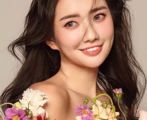 Qiu Wen Biography: Height, Instagram, Ethnicity, Husband, Age, Parents, Religion, Sister, Net Worth, Children