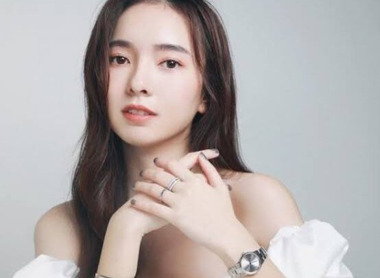 Stephy Yiwen Biography: YouTube, Net Worth, Husband, Religion, Ethnicity, Height, Age, Instagram
