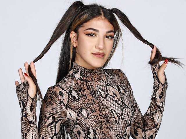 Elena Hazinah Biography: TikTok, Boyfriend, Awards, Height, Parents, Ethnicity, Age, Religion, Awards