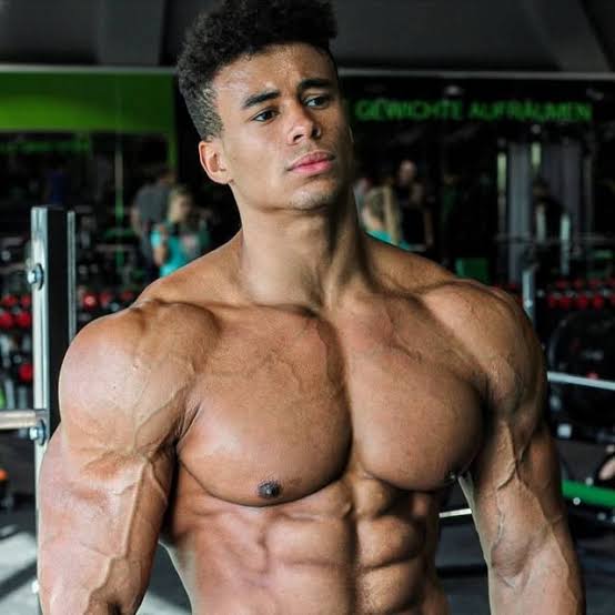 Onome Egger Biography: Height, Age, Net Worth, Career, Musclemania, Religion, Girlfriend, Instagram