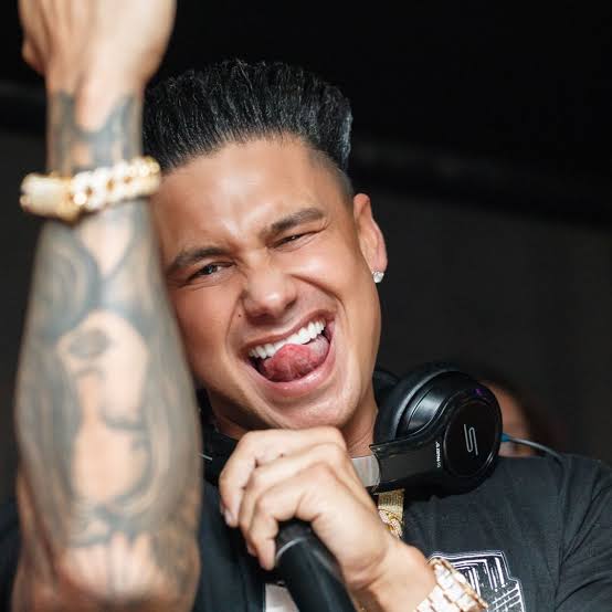 DJ Pauly D Biography: Fiancèe, Age, Height, Children, Siblings, Net Worth, Parents, TV Shows, Songs, Events, Awards, Facebook