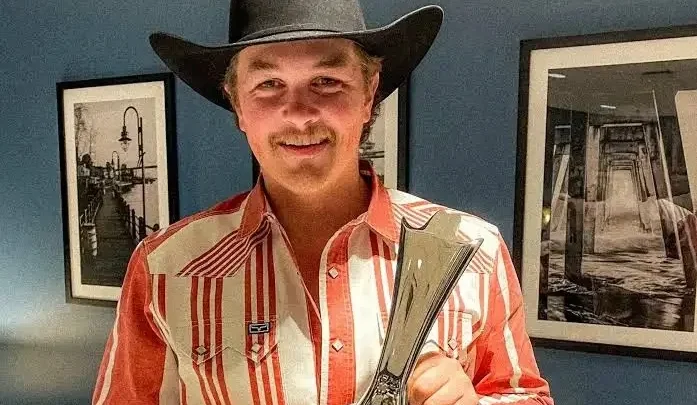 Zach Top Biography: Girlfriend, Ex-Wife, Siblings, Height, Net Worth, Age,Parents, Songs & Albums, Events, Facebook
