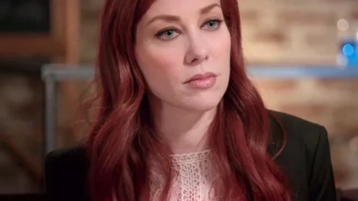 Alie Ward Biography: Age, Husband, Net Worth, Podcast, Height, Parents, TV Shows, Awards