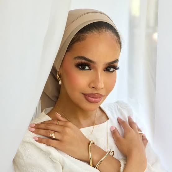 Yasmin Basi Biography: Age, Net Worth, Height, Parents, Career, Ethnicity, Instagram, Partner